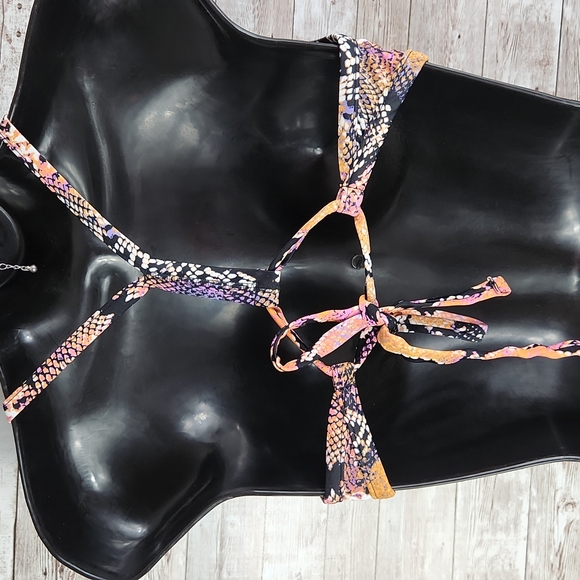 Shade & Shore, 2 pc Swimsuit Bikini, coral, black, yellow Reptile print, Sz M/L - Picture 6 of 11